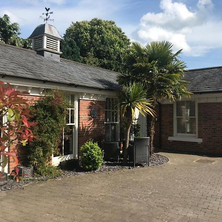 The Lodge At The Cedars Stourbridge Exterior photo